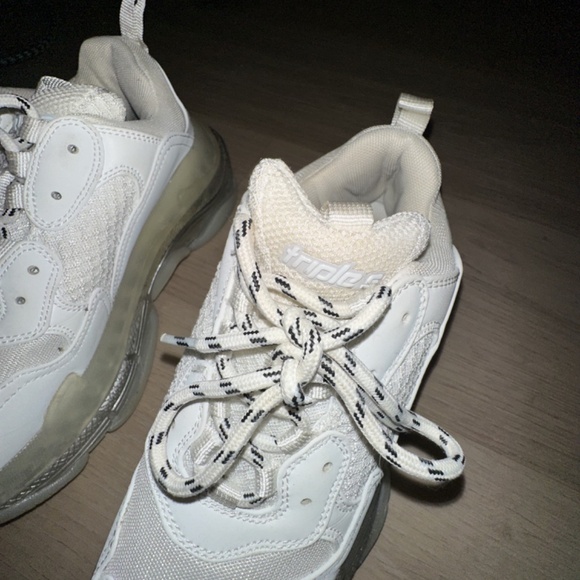 Balenciaga Women's White Trainers - Picture 2 of 5